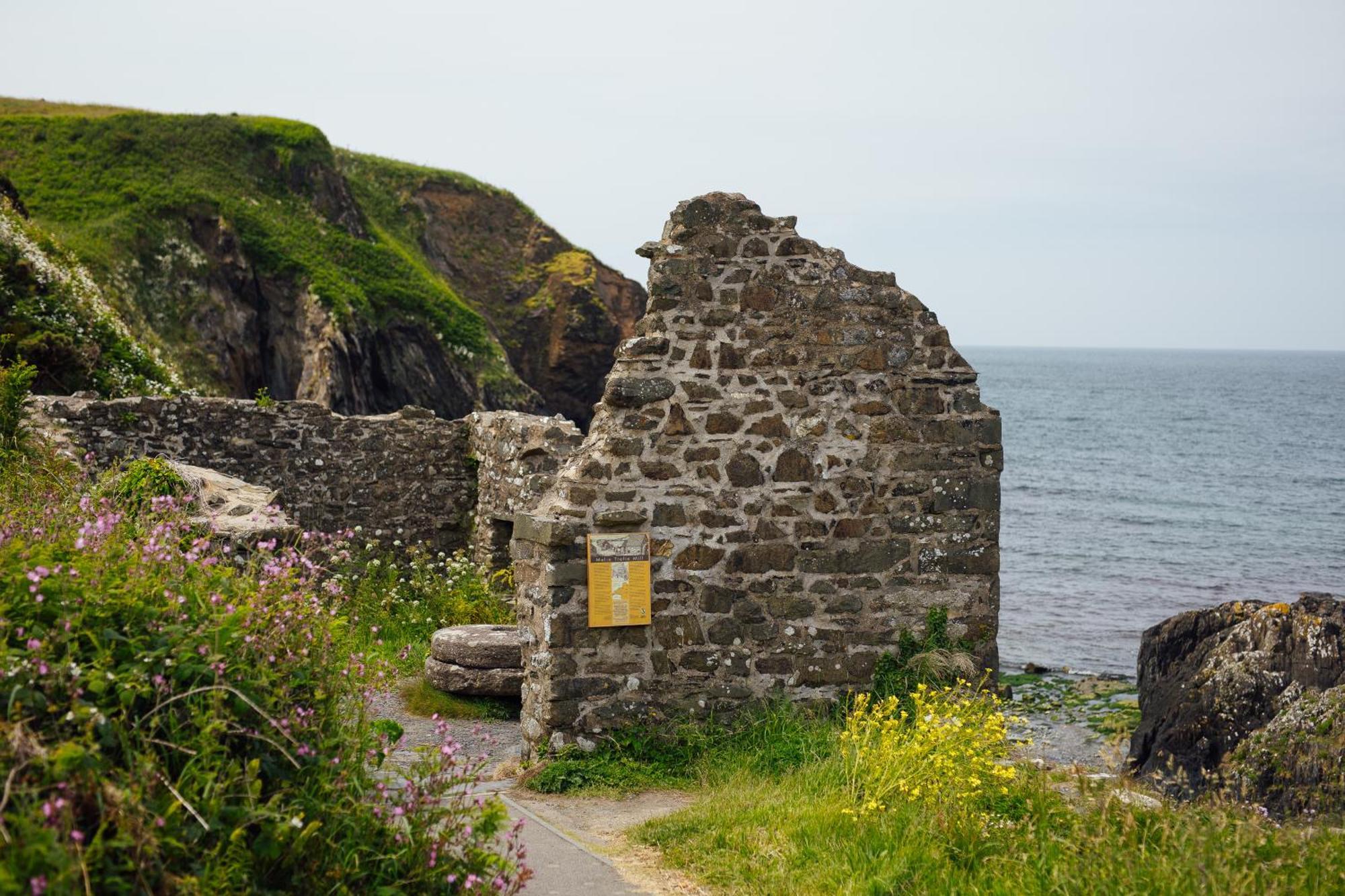 Cliff-Top Cottage On Coast Path W/Panoramic Views Trevine Exterior foto